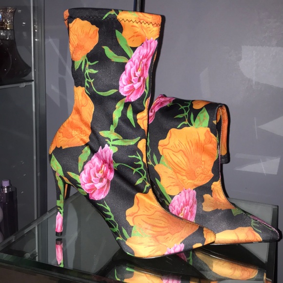 Anne Michelle Shoes - Floral Boho Ankle Boots